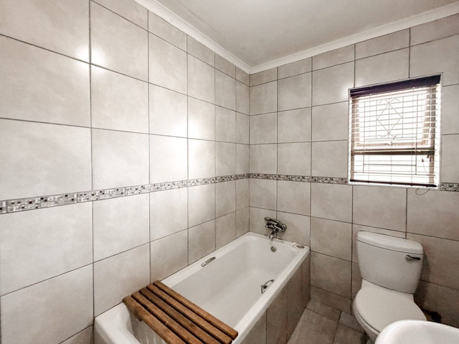 4 Bedroom Property for Sale in Levallia Western Cape